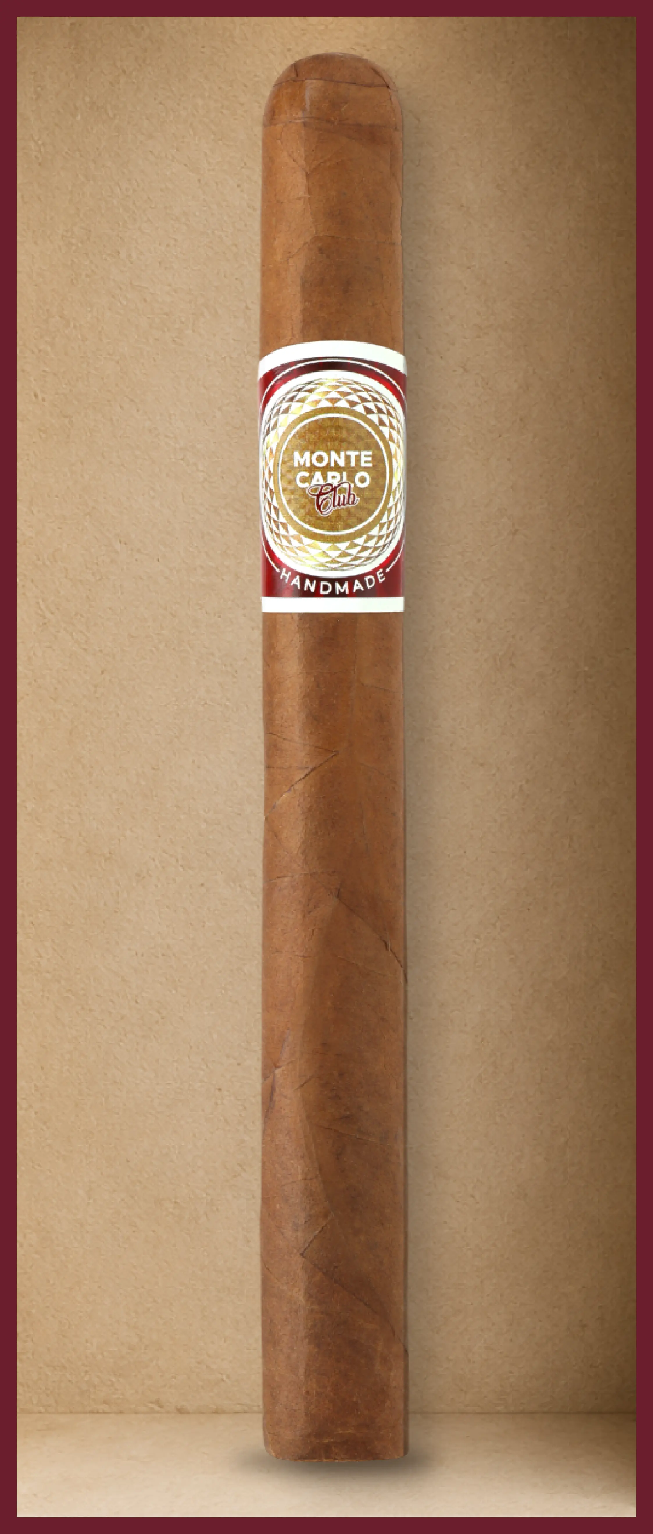 Close-up of the Monte-Carlo Club® Churchill cigar, 175 mm with a ring gauge of 47, displayed in its beige alcove.